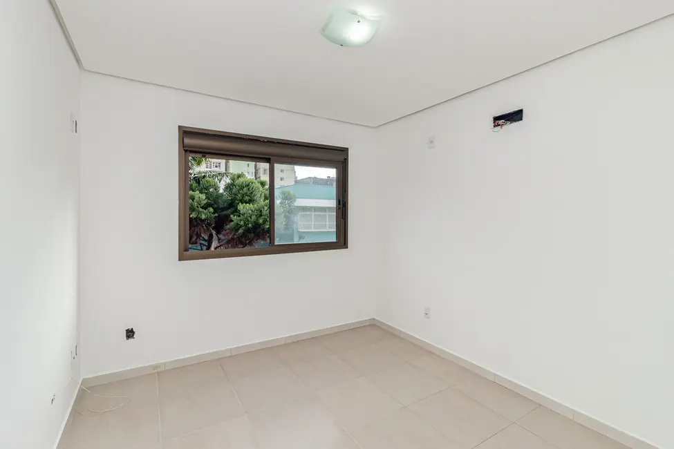 Apartamento com 2 quartos à venda, 76m2 em Centro Histórico, Porto Alegre - RS - imagem 7 Foto 7 de Apartamento com 2 quartos à venda, 76m2 em Centro Histórico, Porto Alegre - RS