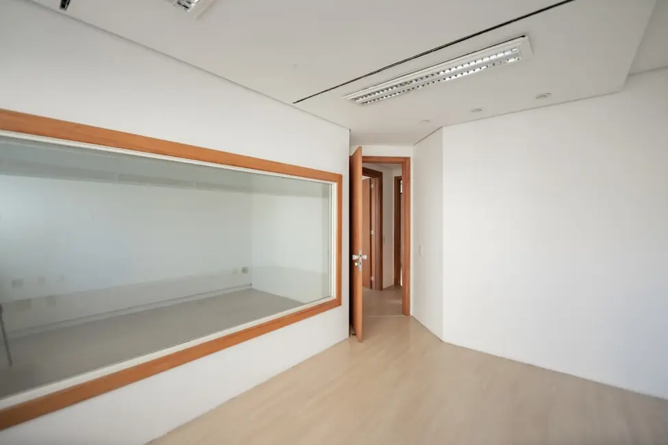 Sala Comercial à venda, 320m2 em Petrópolis, Porto Alegre - RS - imagem 6 Foto 6 de Sala Comercial à venda, 320m2 em Petrópolis, Porto Alegre - RS