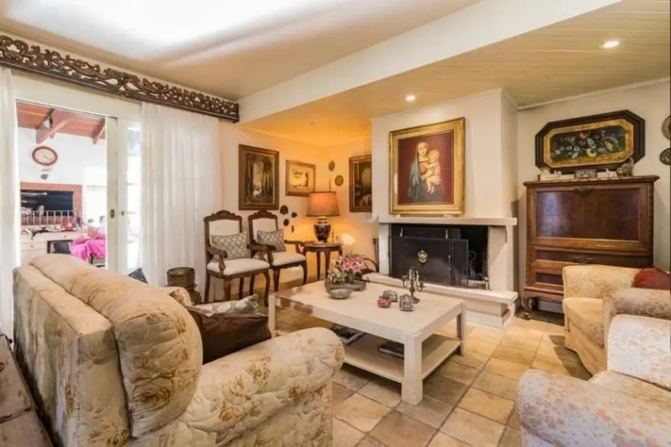 Casa com 4 quartos à venda, 290m2 em Ipanema, Porto Alegre - RS - imagem 4 Foto 4 de Casa com 4 quartos à venda, 290m2 em Ipanema, Porto Alegre - RS