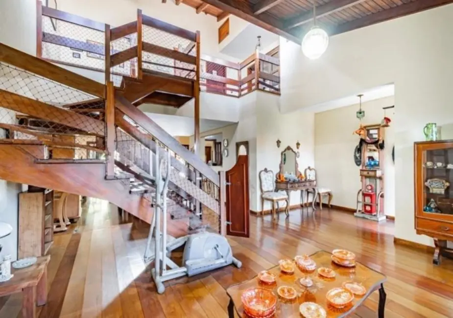 Casa com 3 quartos à venda, 235m2 em Guarujá, Porto Alegre - RS - imagem 8 Foto 8 de Casa com 3 quartos à venda, 235m2 em Guarujá, Porto Alegre - RS