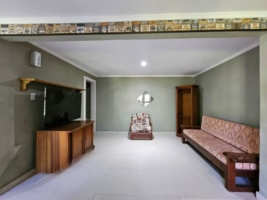 Casa com 3 quartos à venda, 290m2 em Jardim Itu Sabará, Porto Alegre - RS - imagem 5 Foto 5 de Casa com 3 quartos à venda, 290m2 em Jardim Itu Sabará, Porto Alegre - RS