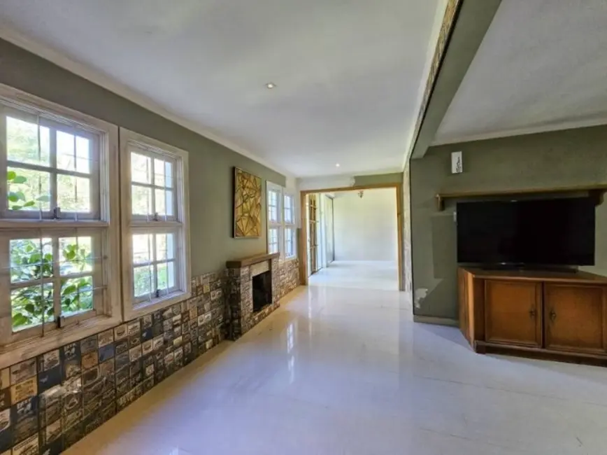 Casa com 3 quartos à venda, 290m2 em Jardim Itu Sabará, Porto Alegre - RS - imagem 3 Foto 3 de Casa com 3 quartos à venda, 290m2 em Jardim Itu Sabará, Porto Alegre - RS