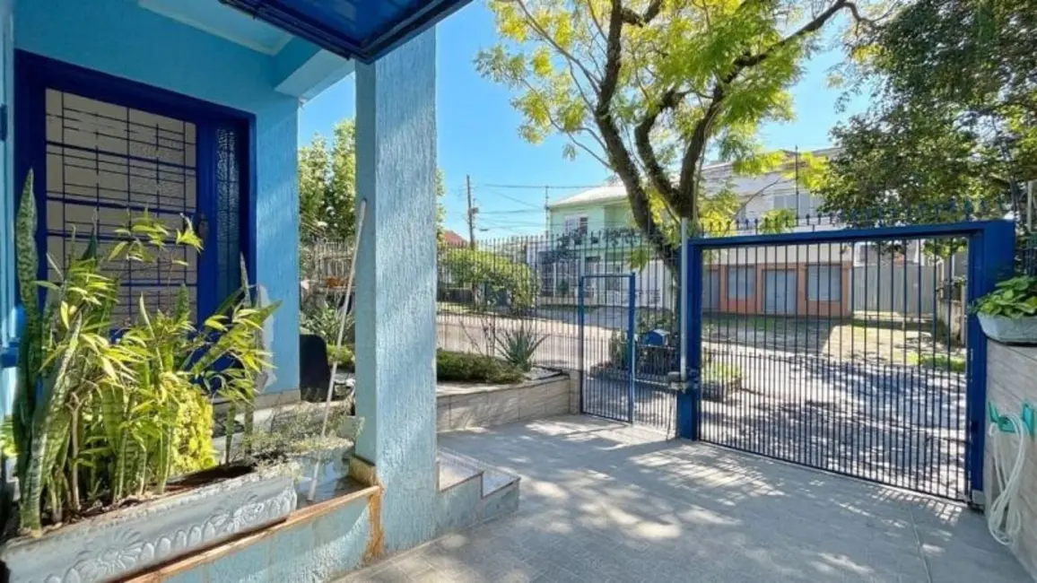 Foto 2 de Casa com 4 quartos à venda, 375m2 em Jardim Itu Sabará, Porto Alegre - RS