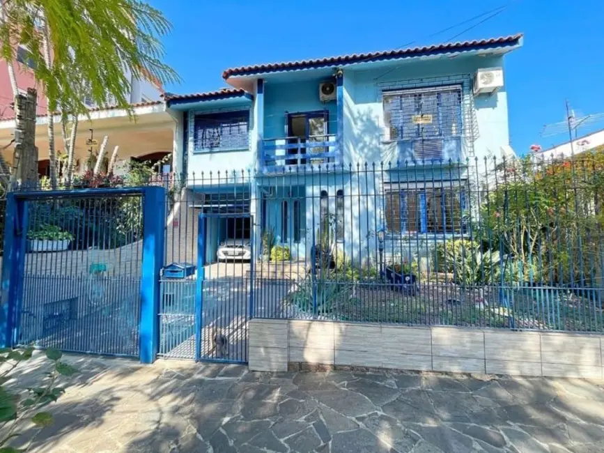 Casa com 4 quartos à venda, 375m2 em Jardim Itu Sabará, Porto Alegre - RS - imagem 3 Foto 3 de Casa com 4 quartos à venda, 375m2 em Jardim Itu Sabará, Porto Alegre - RS