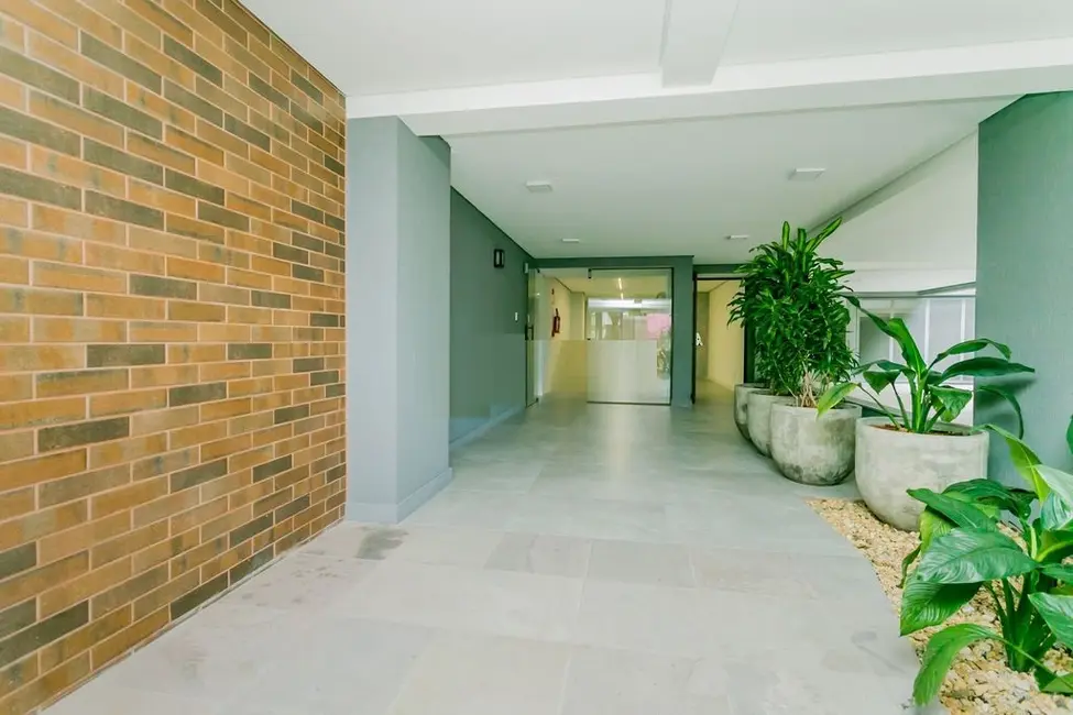 Foto 3 de Apartamento com 2 quartos à venda, 66m2 em Porto Alegre - RS