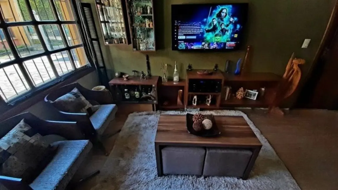 Casa com 3 quartos à venda, 117m2 em Medianeira, Porto Alegre - RS - imagem 4 Foto 4 de Casa com 3 quartos à venda, 117m2 em Medianeira, Porto Alegre - RS