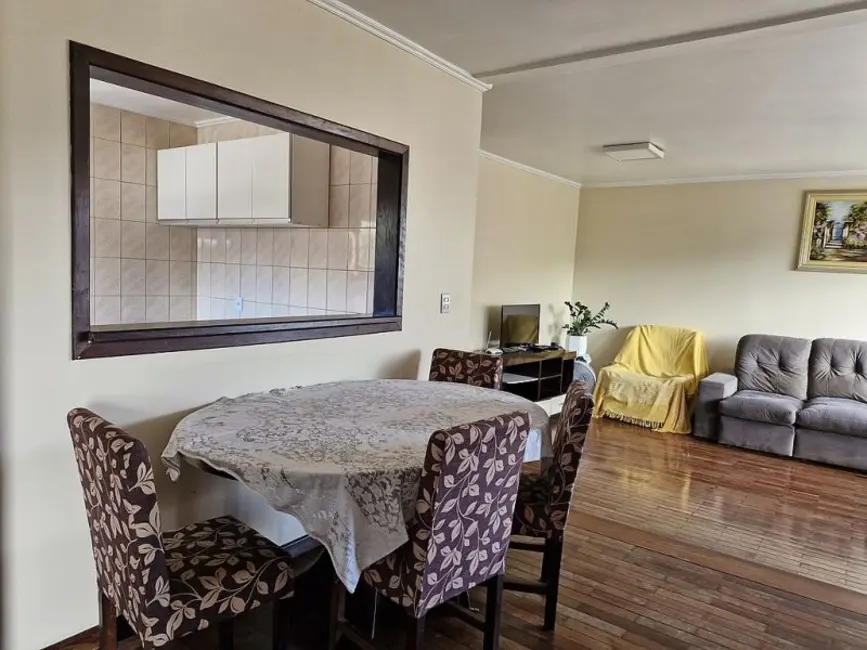 Casa com 5 quartos à venda, 347m2 em Jardim Itu Sabará, Porto Alegre - RS - imagem 8 Foto 8 de Casa com 5 quartos à venda, 347m2 em Jardim Itu Sabará, Porto Alegre - RS