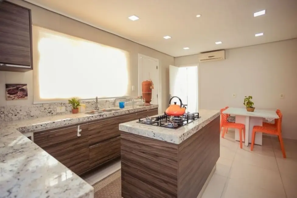 Foto 5 de Casa com 3 quartos à venda, 413m2 em Jardim Itu Sabará, Porto Alegre - RS