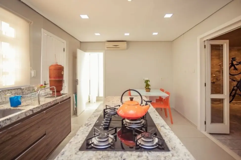 Foto 6 de Casa com 3 quartos à venda, 413m2 em Jardim Itu Sabará, Porto Alegre - RS