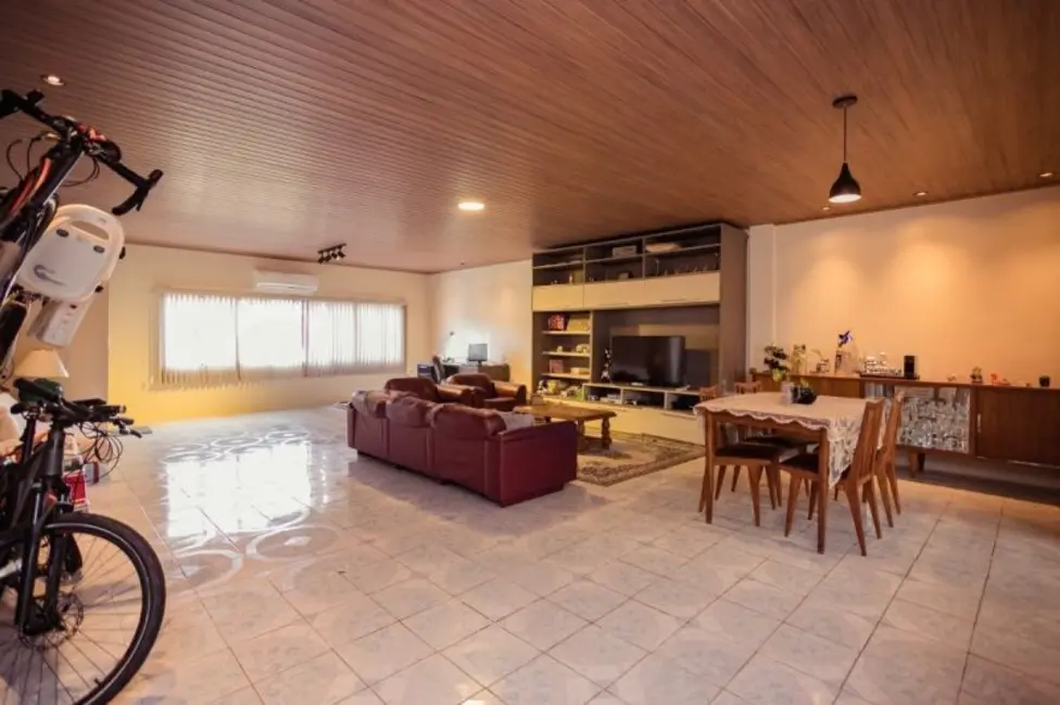 Foto 1 de Casa com 3 quartos à venda, 413m2 em Jardim Itu Sabará, Porto Alegre - RS