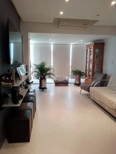 Foto 2 de Cobertura com 4 quartos à venda, 202m2 em Jardim Lindóia, Porto Alegre - RS