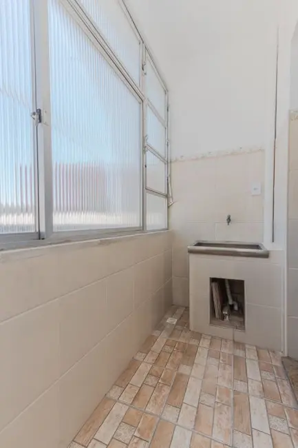 Apartamento com 2 quartos à venda, 70m2 em Menino Deus, Porto Alegre - RS - imagem 4 Foto 4 de Apartamento com 2 quartos à venda, 70m2 em Menino Deus, Porto Alegre - RS