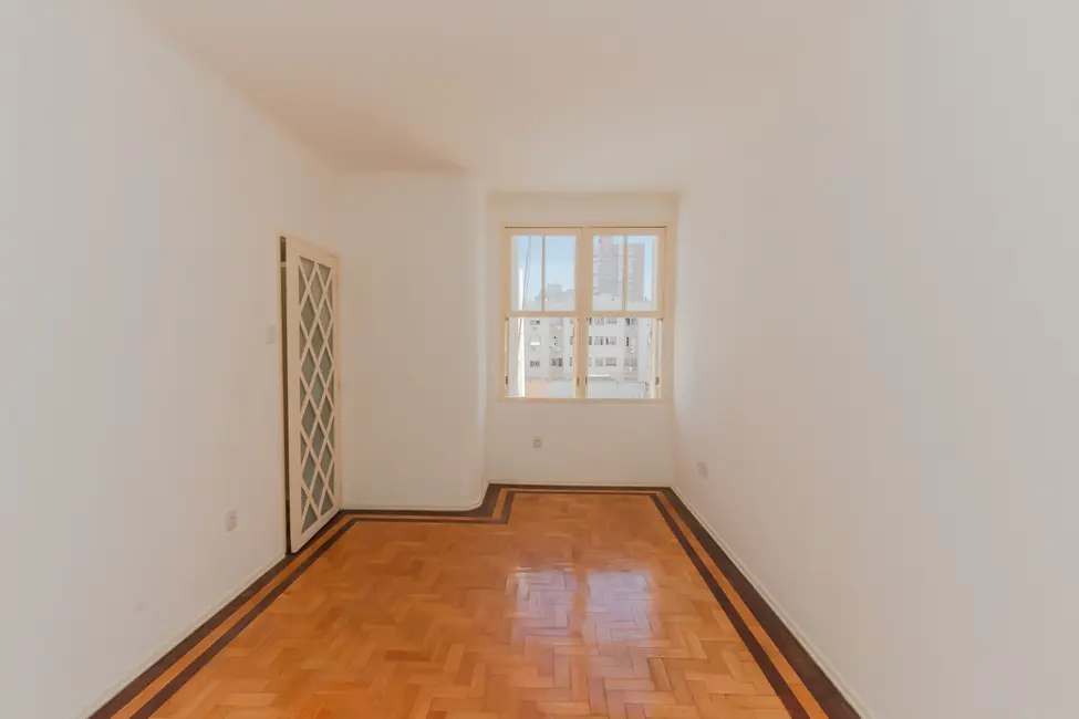 Apartamento com 2 quartos à venda, 70m2 em Menino Deus, Porto Alegre - RS - imagem 8 Foto 8 de Apartamento com 2 quartos à venda, 70m2 em Menino Deus, Porto Alegre - RS
