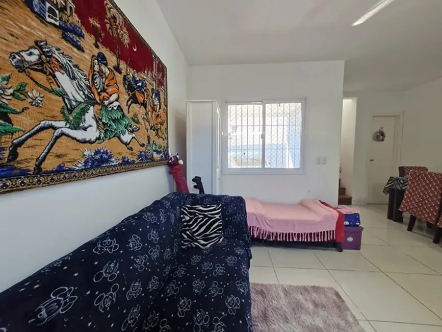 Casa com 2 quartos à venda, 78m2 em Jardim Carvalho, Porto Alegre - RS - imagem 2 Foto 2 de Casa com 2 quartos à venda, 78m2 em Jardim Carvalho, Porto Alegre - RS