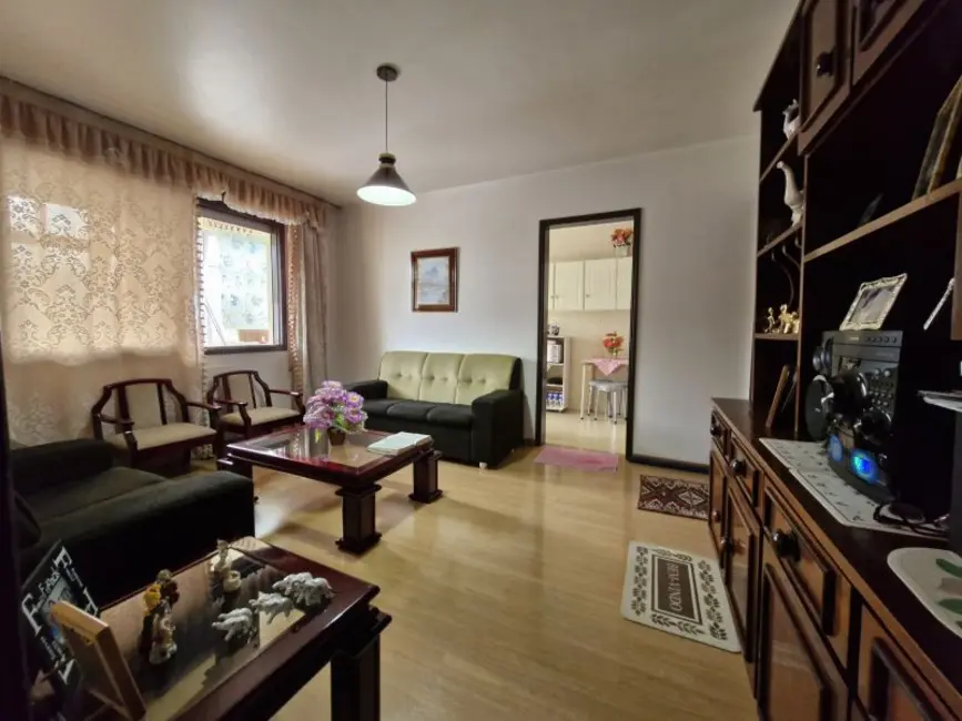 Apartamento com 3 quartos à venda, 77m2 em Vila Ipiranga, Porto Alegre - RS - imagem 6 Foto 6 de Apartamento com 3 quartos à venda, 77m2 em Vila Ipiranga, Porto Alegre - RS