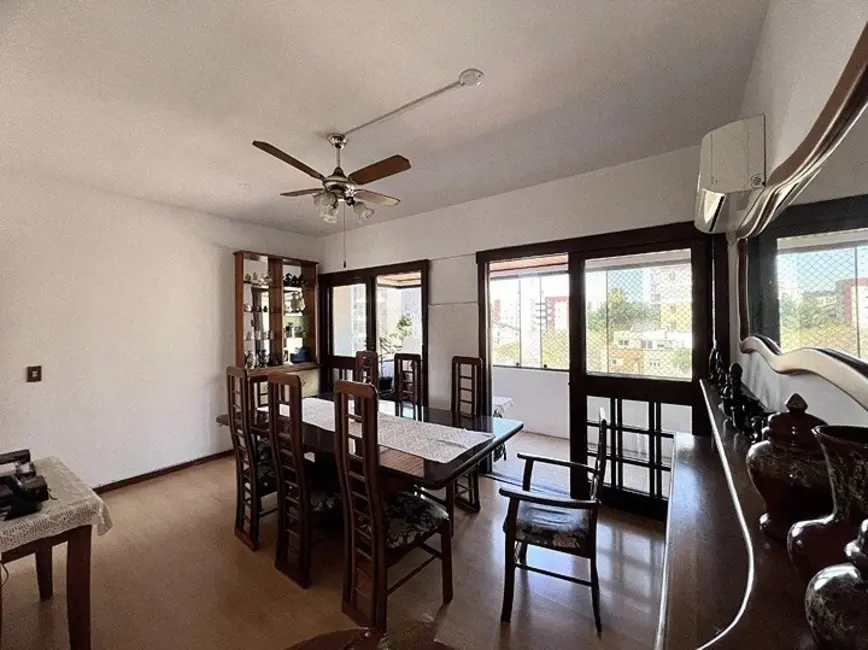 Apartamento com 3 quartos à venda, 100m2 em Menino Deus, Porto Alegre - RS - imagem 3 Foto 3 de Apartamento com 3 quartos à venda, 100m2 em Menino Deus, Porto Alegre - RS