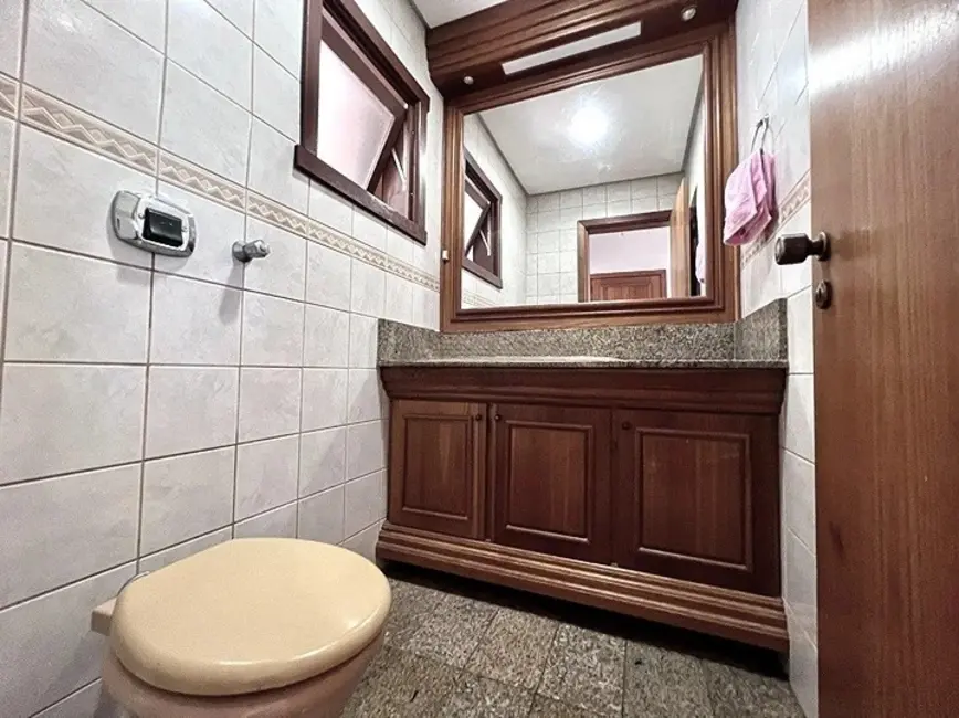 Apartamento com 3 quartos à venda, 100m2 em Menino Deus, Porto Alegre - RS - imagem 9 Foto 9 de Apartamento com 3 quartos à venda, 100m2 em Menino Deus, Porto Alegre - RS