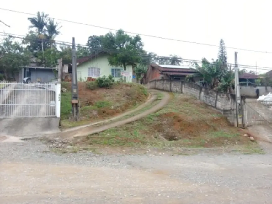 Foto 2 de Terreno / Lote à venda, 392m2 em Boehmerwald, Joinville - SC