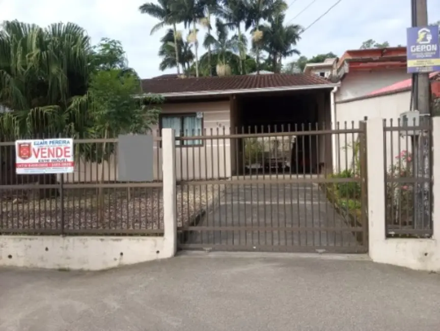 Foto 1 de Casa com 3 quartos à venda, 100m2 em Boehmerwald, Joinville - SC