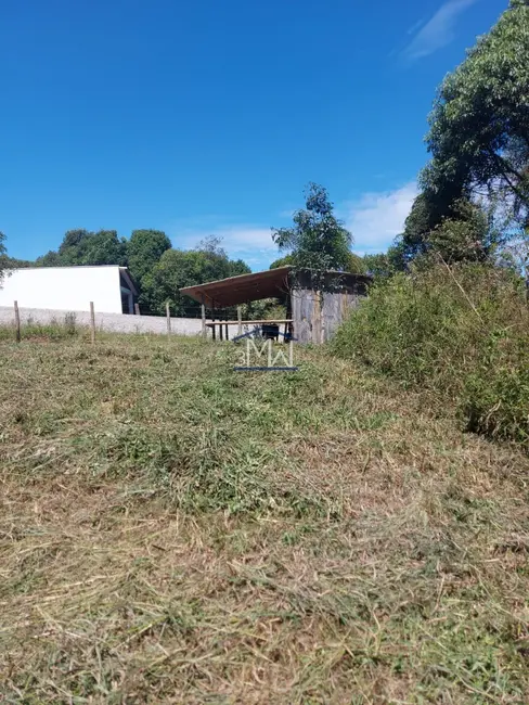 Chácara com 3 quartos à venda, 138m2 em Campina Grande Do Sul - PR - imagem 4 Foto 4 de Chácara com 3 quartos à venda, 138m2 em Campina Grande Do Sul - PR