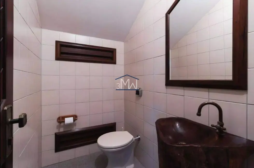 Casa com 4 quartos à venda, 350m2 em Santa Cândida, Curitiba - PR - imagem 4 Foto 4 de Casa com 4 quartos à venda, 350m2 em Santa Cândida, Curitiba - PR