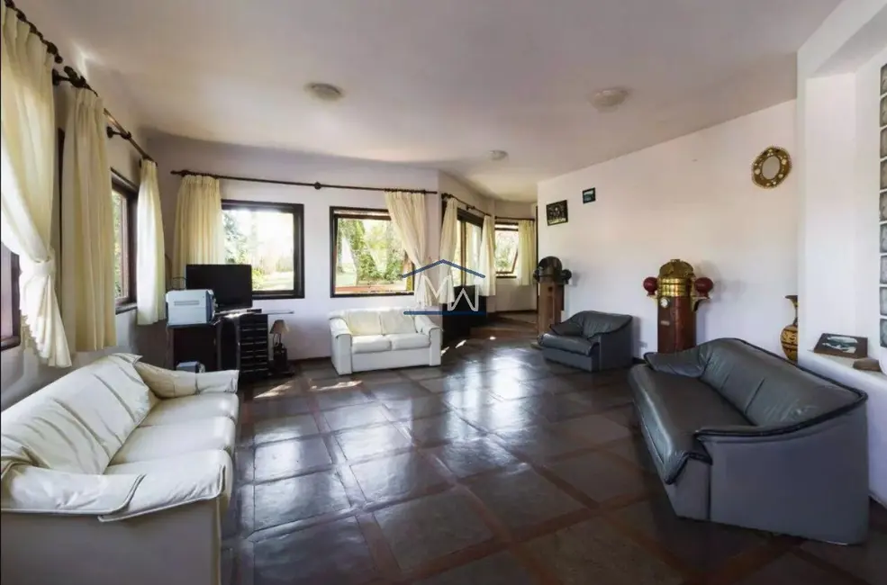 Casa com 4 quartos à venda, 350m2 em Santa Cândida, Curitiba - PR - imagem 3 Foto 3 de Casa com 4 quartos à venda, 350m2 em Santa Cândida, Curitiba - PR