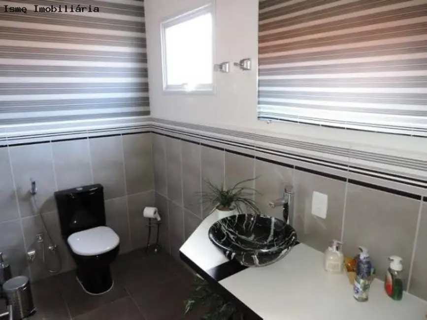 Casa de Condomínio com 3 quartos à venda, 271m2 em Valinhos - SP - imagem 3 Foto 3 de Casa de Condomínio com 3 quartos à venda, 271m2 em Valinhos - SP