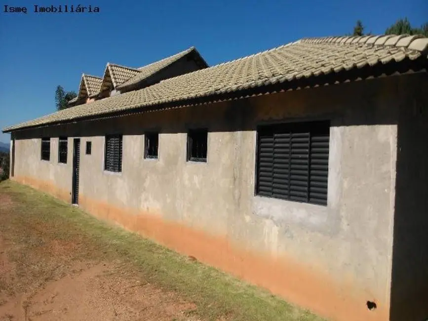 Casa com 4 quartos à venda, 400m2 em Aguas De Lindoia - SP - imagem 4 Foto 4 de Casa com 4 quartos à venda, 400m2 em Aguas De Lindoia - SP