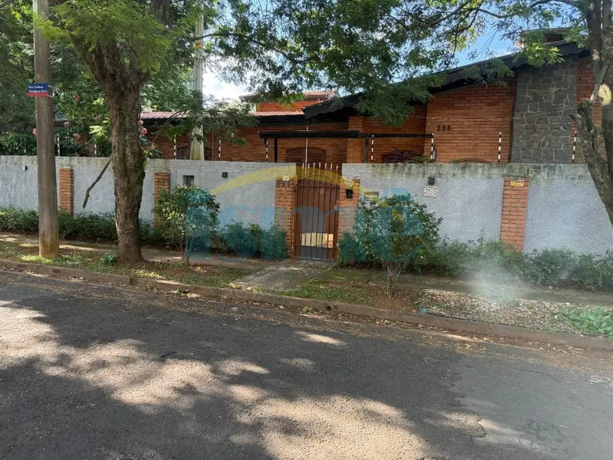 Casa com 5 quartos para alugar, 400m2 em Campinas - SP - imagem 2 Foto 2 de Casa com 5 quartos para alugar, 400m2 em Campinas - SP