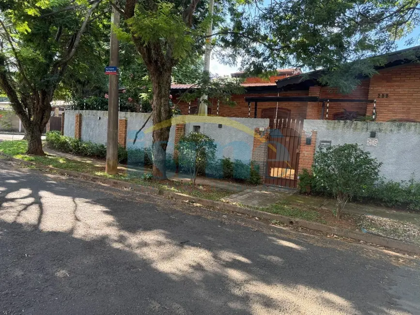 Casa com 5 quartos para alugar, 400m2 em Campinas - SP - imagem 1 Foto 1 de Casa com 5 quartos para alugar, 400m2 em Campinas - SP