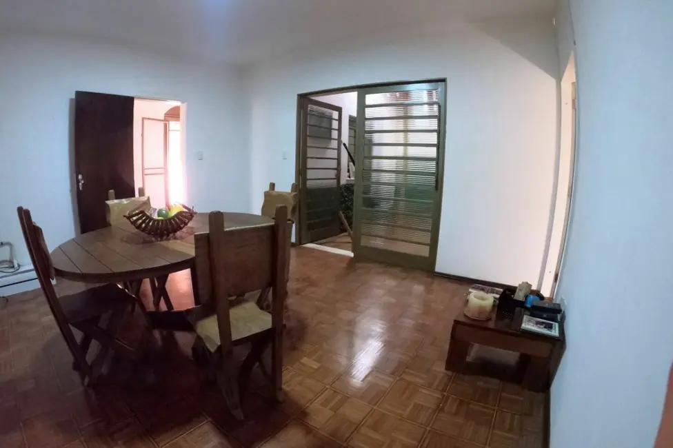 Foto 1 de Casa com 3 quartos para alugar, 303m2 em Taquaral, Campinas - SP