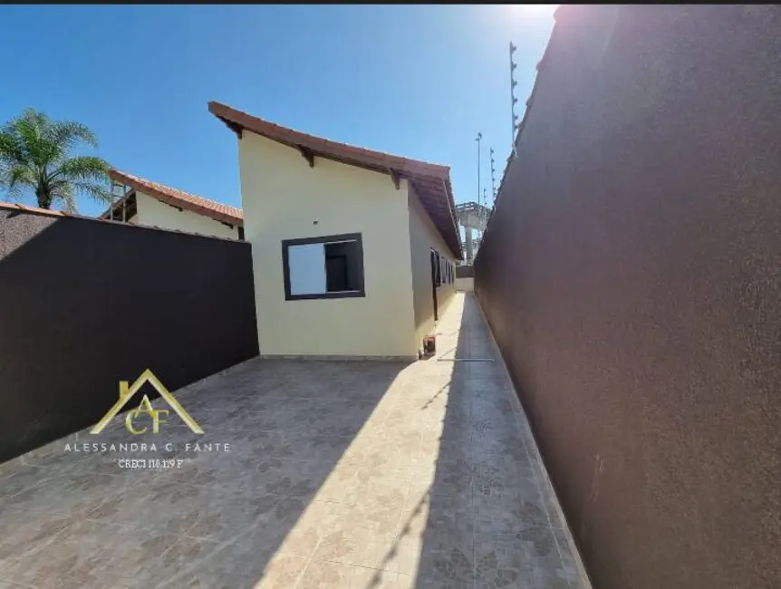 Foto 2 de Casa com 3 quartos à venda, 150m2 em Mongagua - SP