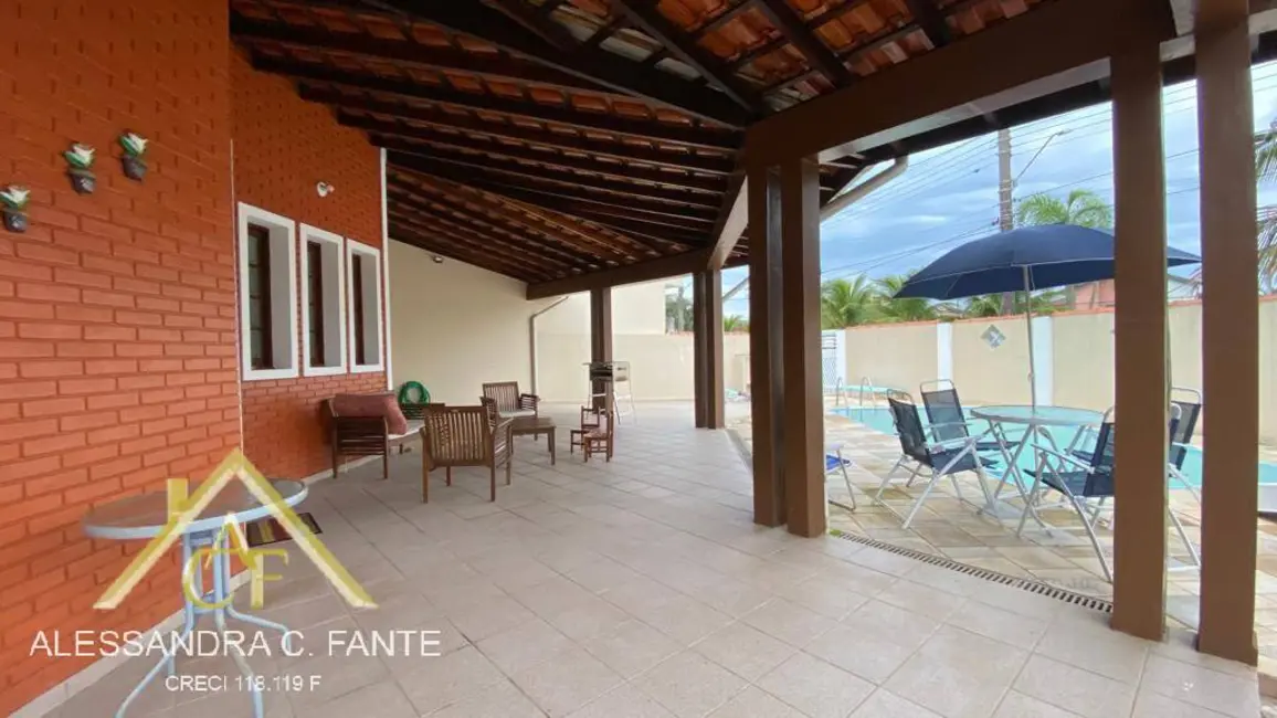 Sobrado com 4 quartos à venda, 253m2 em Itanhaem - SP - imagem 3 Foto 3 de Sobrado com 4 quartos à venda, 253m2 em Itanhaem - SP