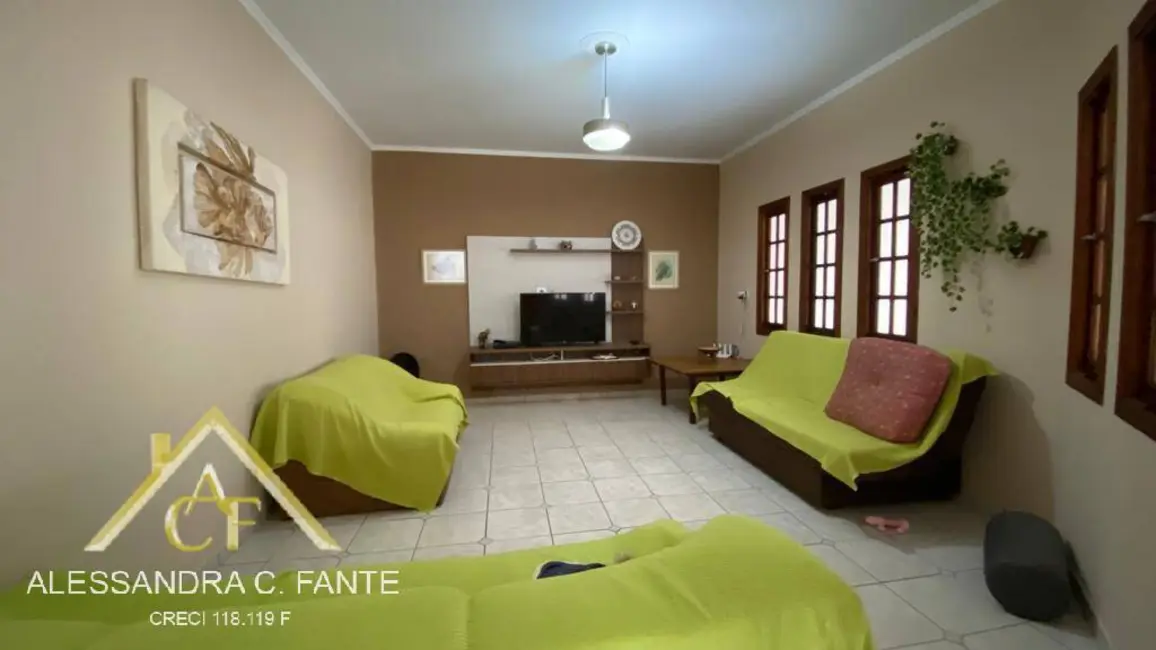 Sobrado com 4 quartos à venda, 253m2 em Itanhaem - SP - imagem 7 Foto 7 de Sobrado com 4 quartos à venda, 253m2 em Itanhaem - SP