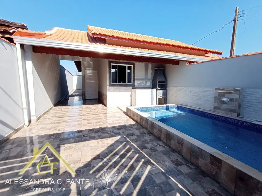 Foto 1 de Casa com 2 quartos à venda, 82m2 em Itanhaem - SP