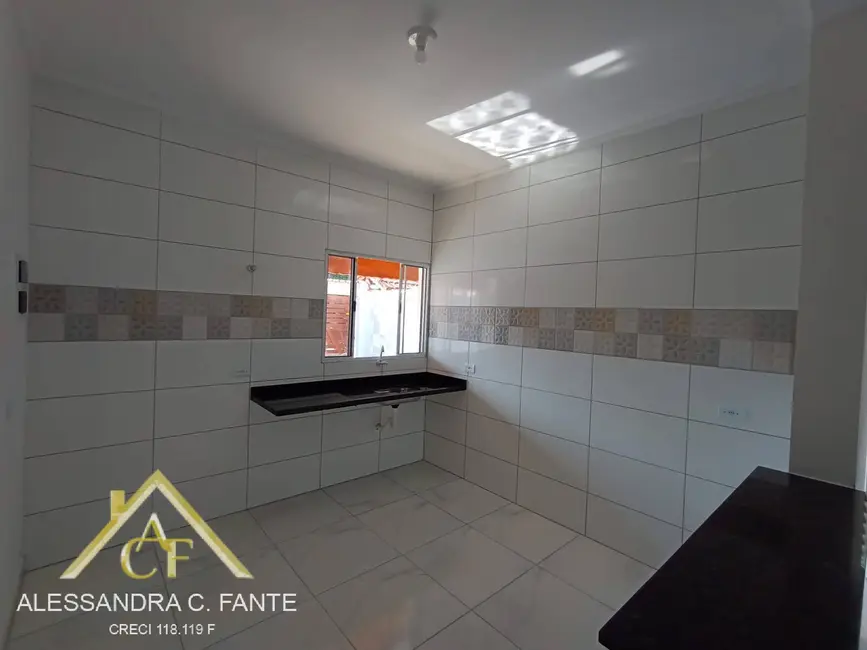 Foto 6 de Casa com 2 quartos à venda, 82m2 em Itanhaem - SP