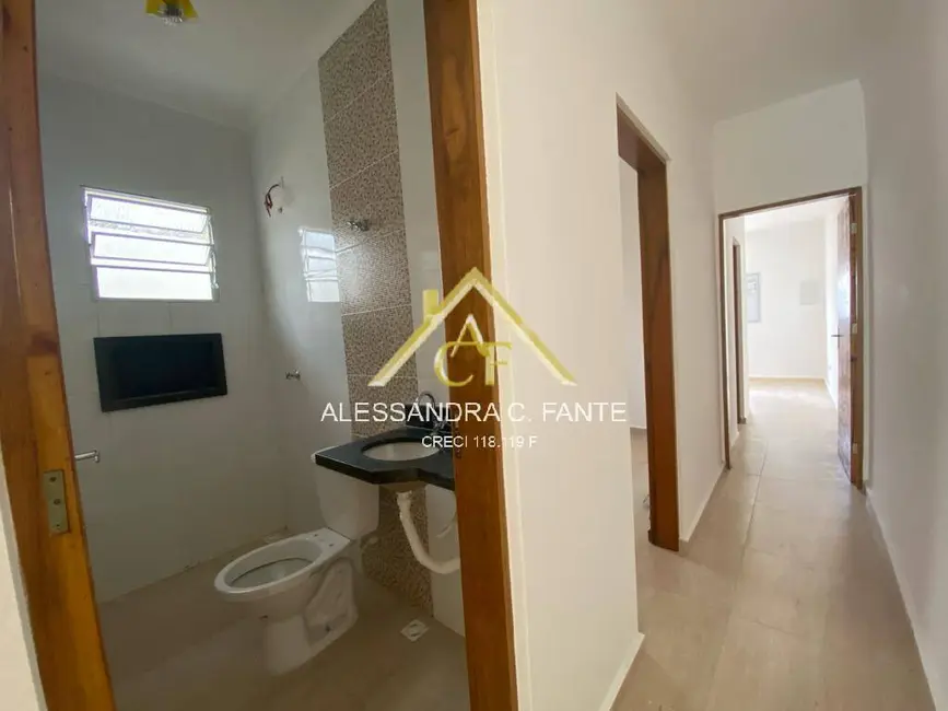 Foto 9 de Casa com 2 quartos à venda, 135m2 em Mongagua - SP