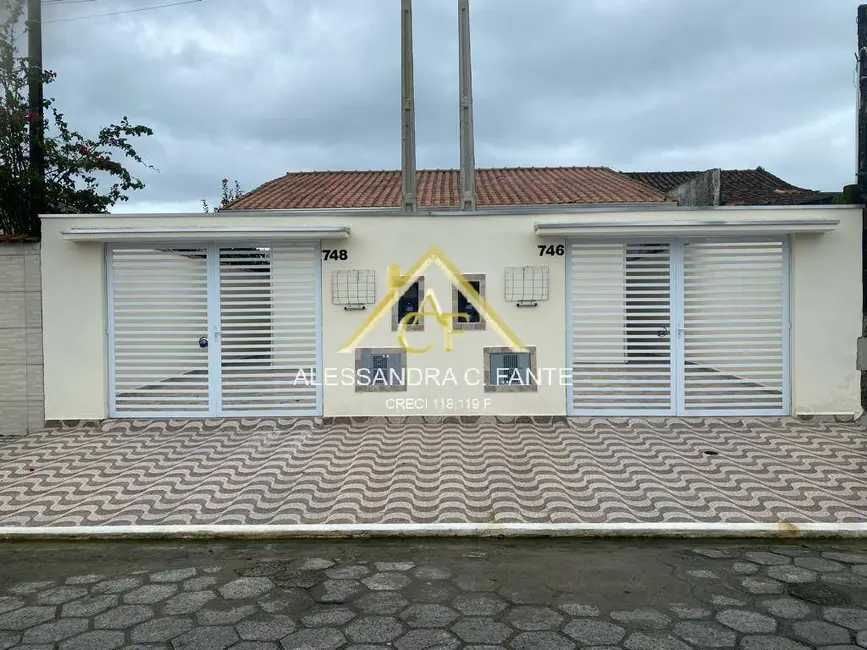 Foto 3 de Casa com 2 quartos à venda, 135m2 em Mongagua - SP