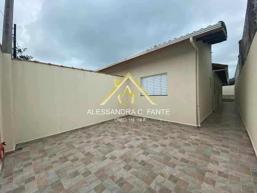 Foto 2 de Casa com 2 quartos à venda, 135m2 em Mongagua - SP