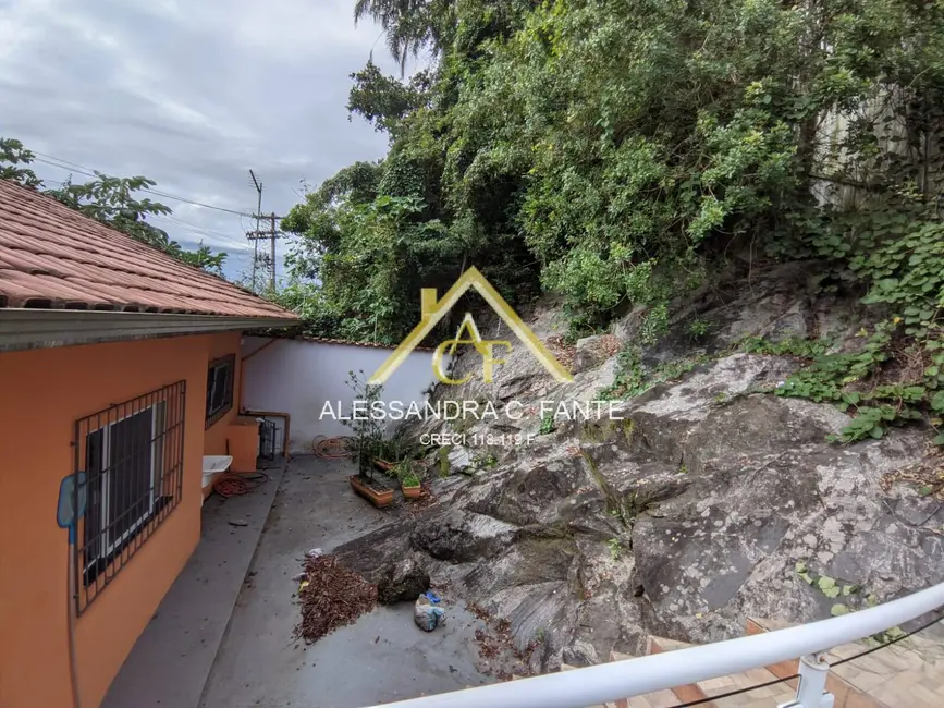 Casa com 3 quartos à venda, 395m2 em Itanhaem - SP - imagem 9 Foto 9 de Casa com 3 quartos à venda, 395m2 em Itanhaem - SP