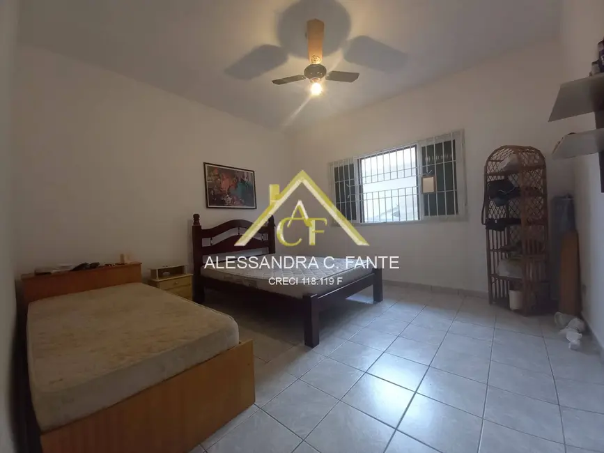 Foto 7 de Casa com 3 quartos à venda, 250m2 em Itanhaem - SP