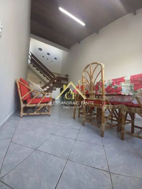 Foto 3 de Casa com 3 quartos à venda, 250m2 em Itanhaem - SP