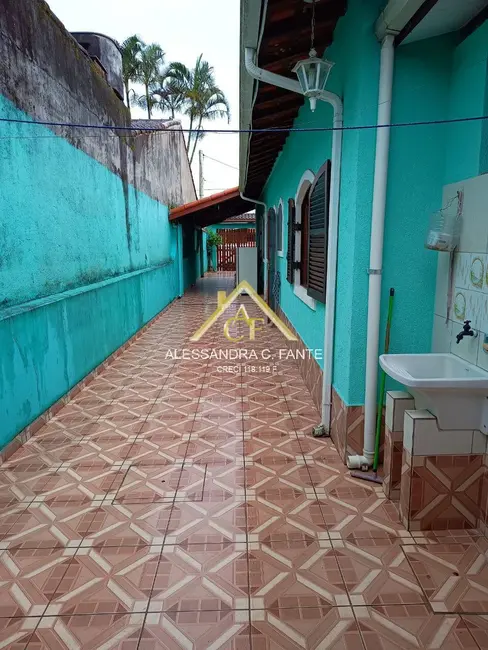 Foto 1 de Casa com 2 quartos à venda, 203m2 em Itanhaem - SP