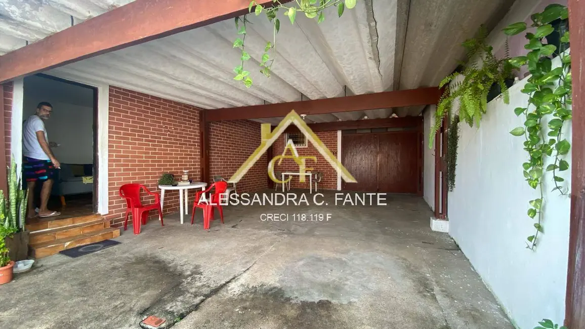Foto 2 de Casa com 3 quartos à venda, 264m2 em Mongagua - SP