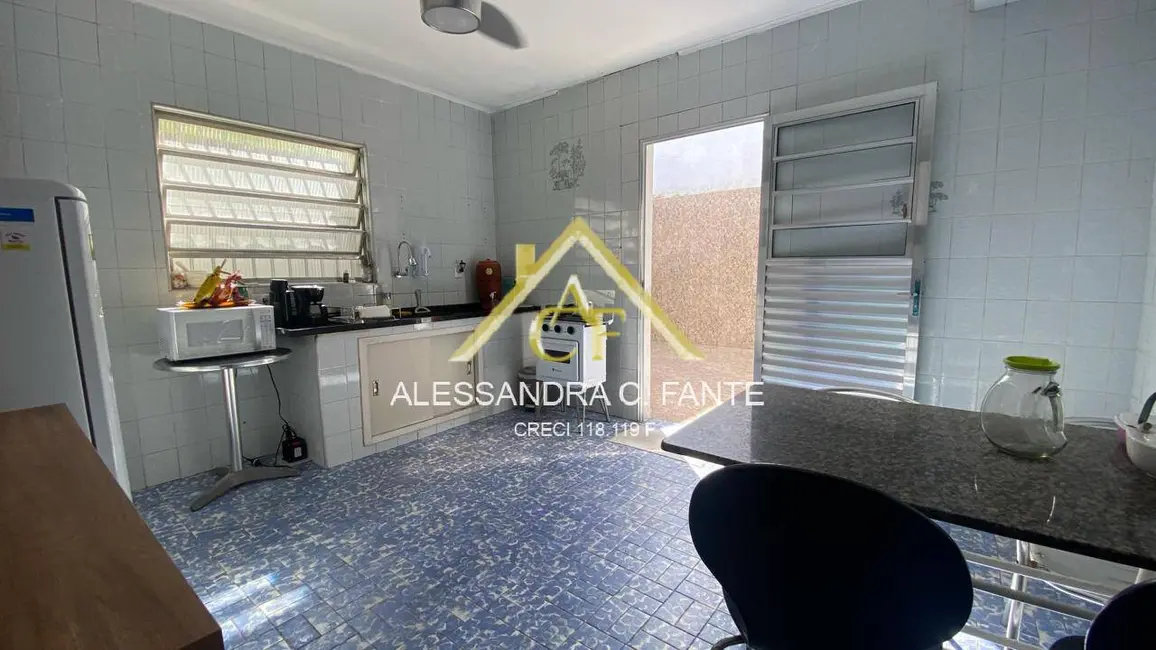 Foto 8 de Casa com 3 quartos à venda, 264m2 em Mongagua - SP