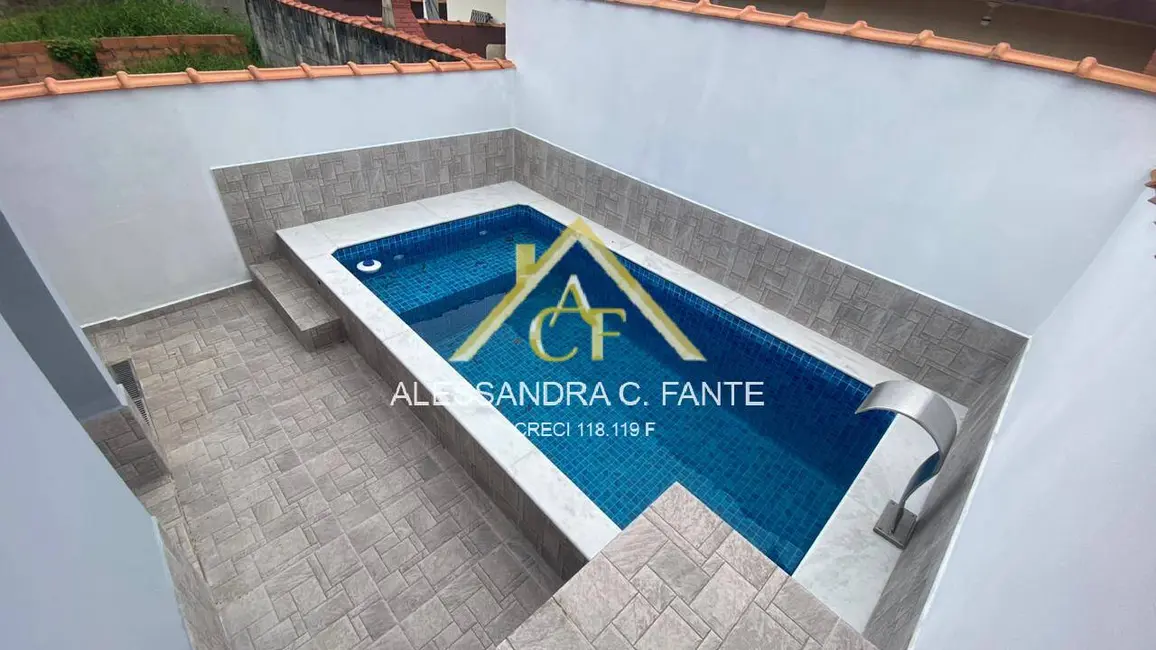 Foto 2 de Casa com 2 quartos à venda, 125m2 em Itanhaem - SP