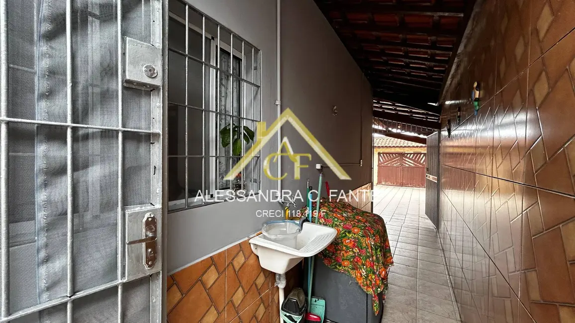 Foto 4 de Casa com 3 quartos à venda, 198m2 em Mongagua - SP