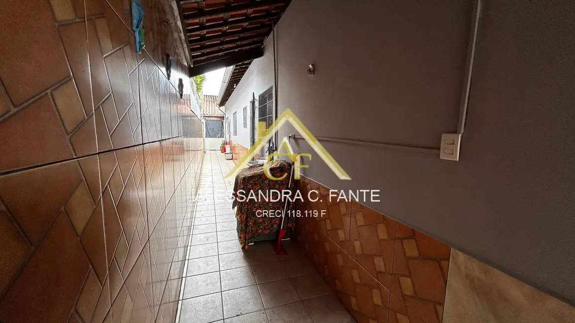 Foto 3 de Casa com 3 quartos à venda, 198m2 em Mongagua - SP