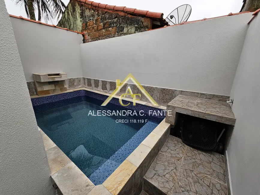 Foto 2 de Casa com 2 quartos à venda, 125m2 em Mongagua - SP