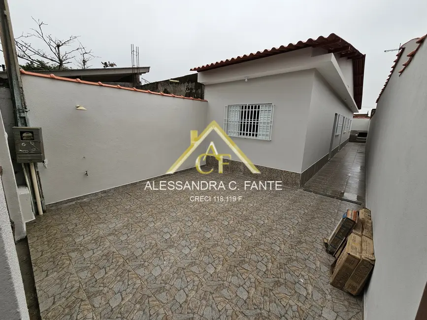 Foto 3 de Casa com 2 quartos à venda, 125m2 em Mongagua - SP